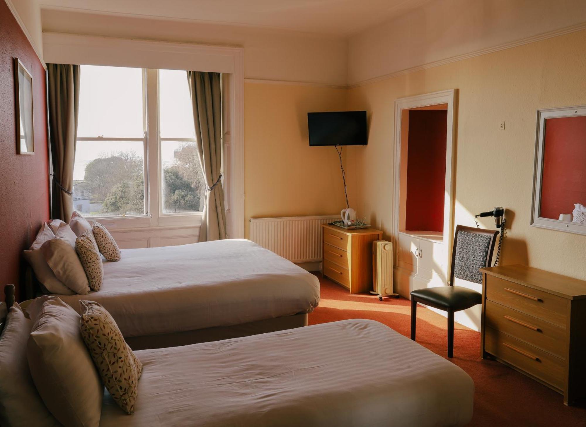 Manor Hotel Ексмут Екстериор снимка